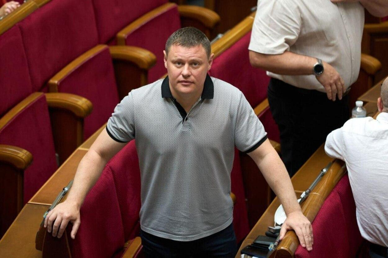 Суд не нашел нарушений в подарке "Слуге народа" Гузенко за 120 тысяч