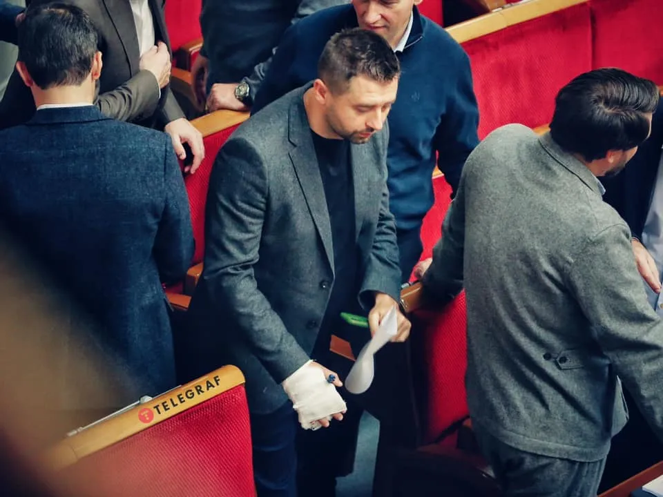 Арахамія у гіпсі Арахамія у гіпсі