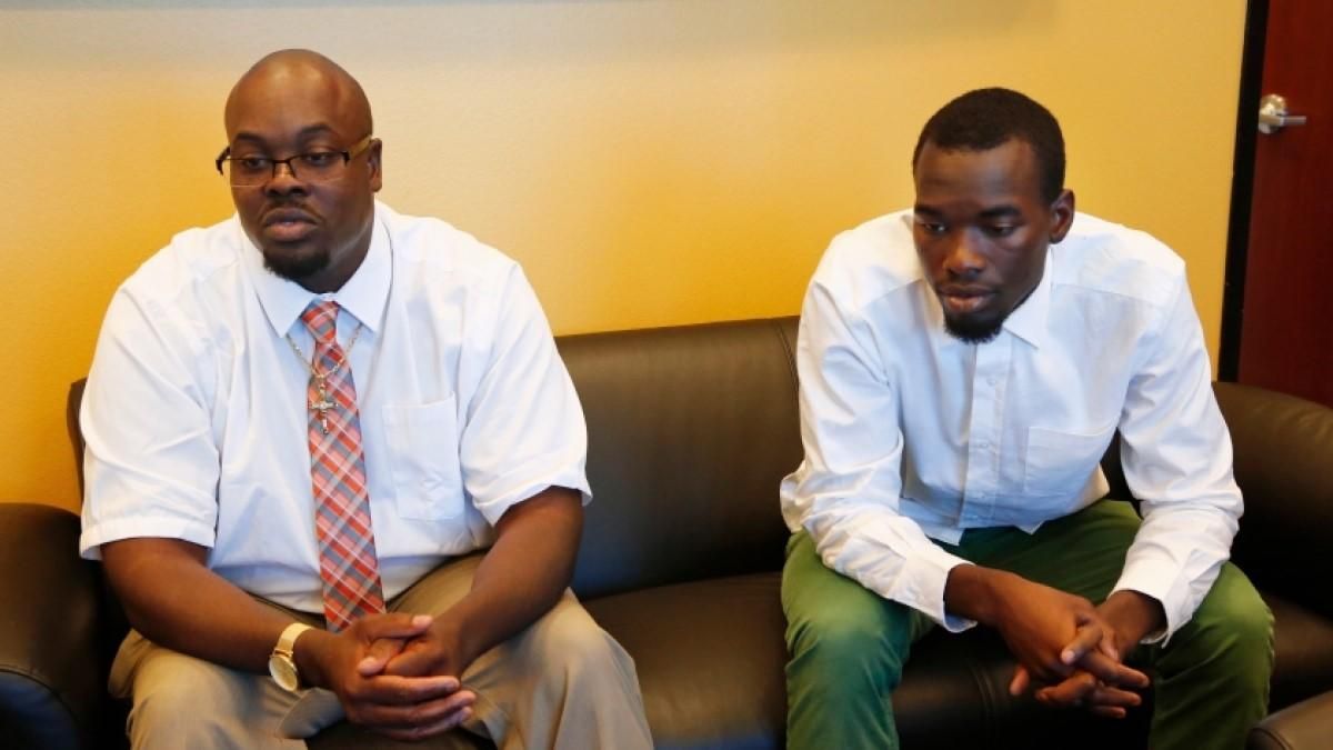 Позивач Оуен Діас зі своїм сином Позивач Оуен Діас зі своїм сином