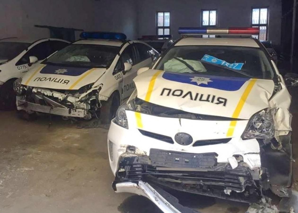 П'яний львівський реабілітолог розбив 4 поліцейські авто і помочився під відділком - Новини Львова - Львів П'яний львівський реабілітолог розбив 4 поліцейські авто і помочився під відділком - Новини Львова - Львів