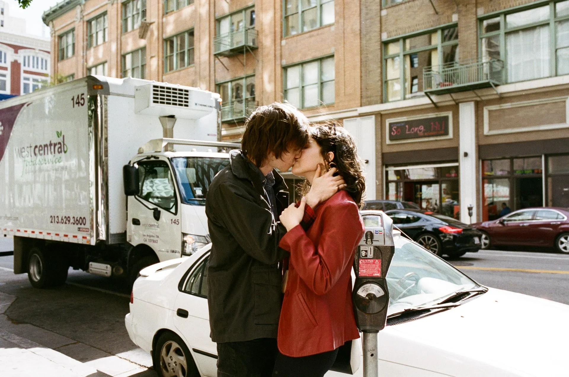 Багато пар мали досвід поцілунків на публіці