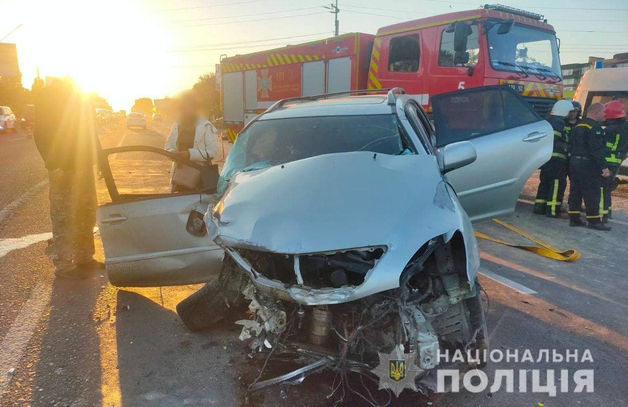 В Одесской области в ДТП попали военные: есть пострадавшие – фото с места происшествия