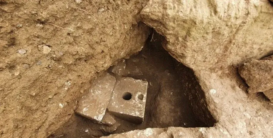 Древній туалет в Єрусалимі