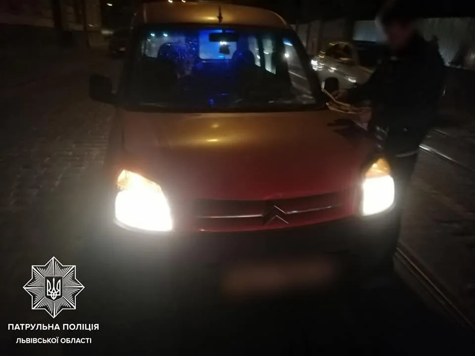 Алкоголю у 19 разів вище норми: у Львові дуже п'яний водій спричинив ДТП
