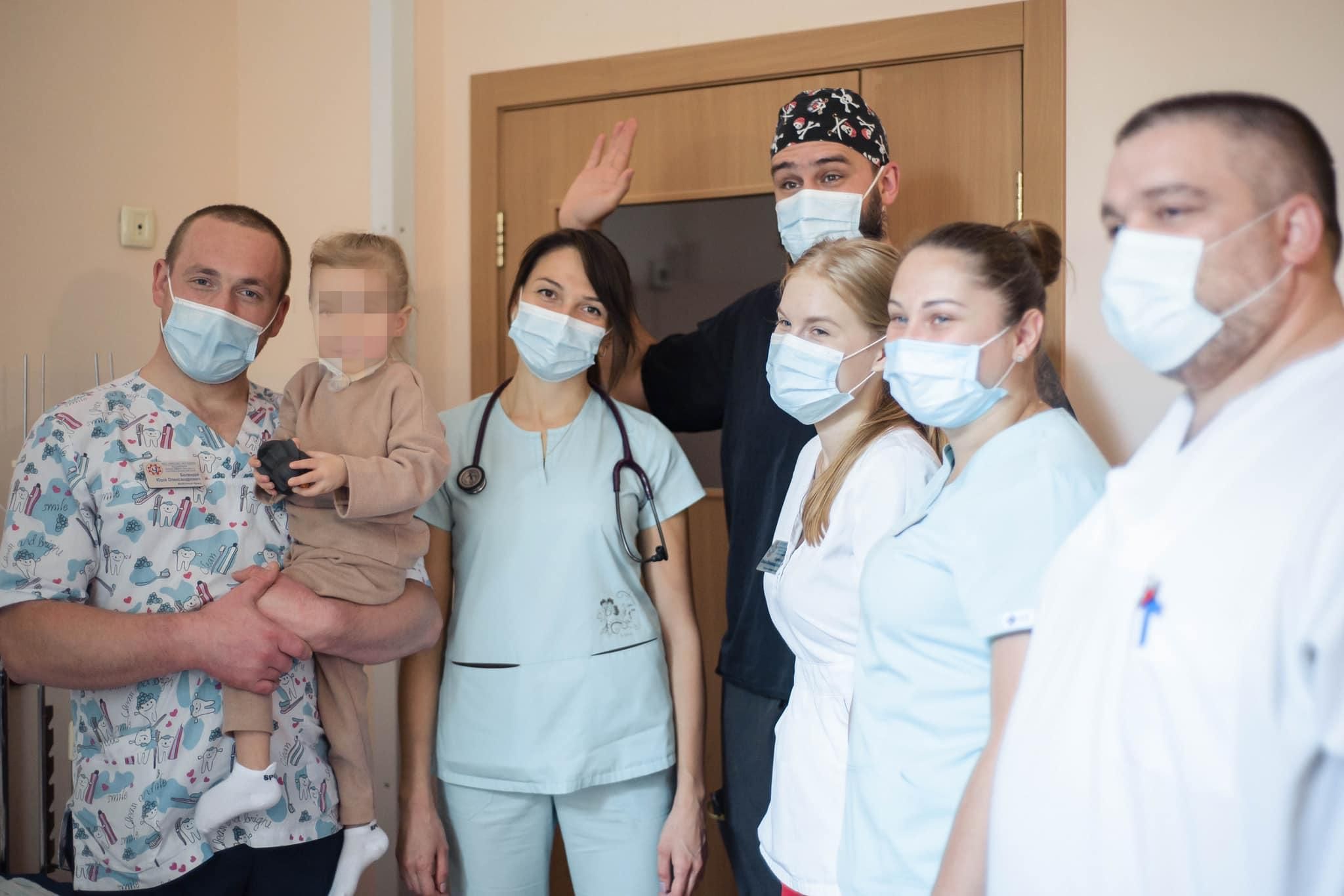 В "Охматдиті" врятували 2-річну дівчинку після відмови нирок, легень і серця: зворушливі фото - Новини Києва - Київ