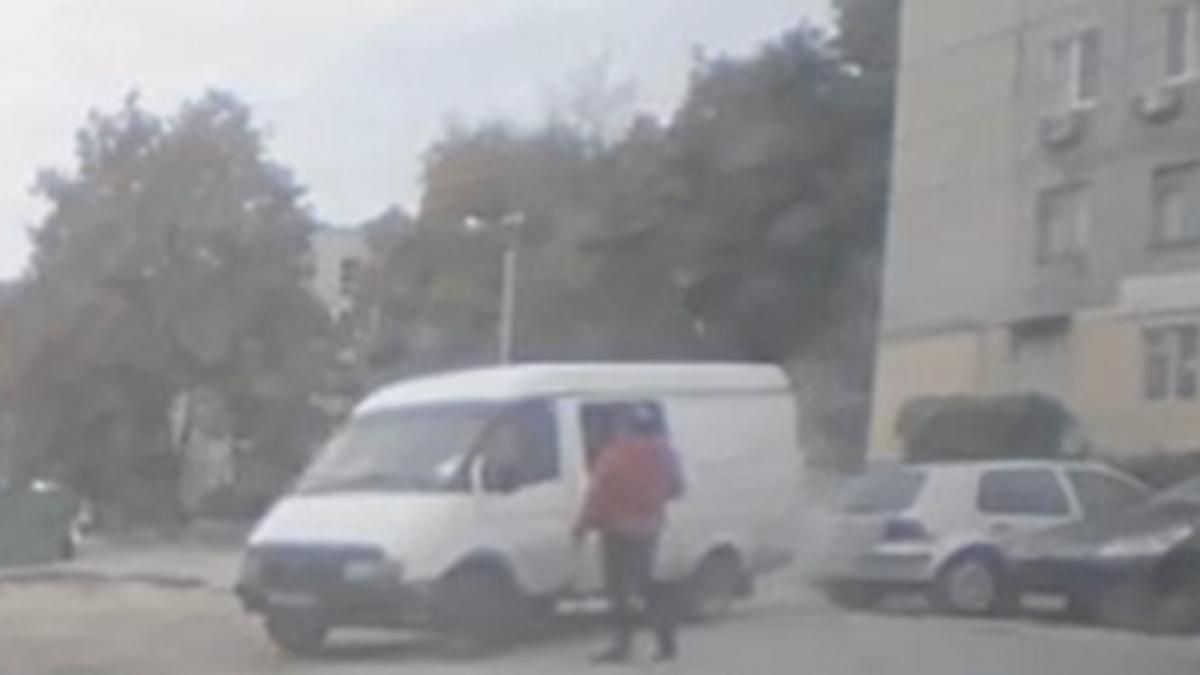 Помстився за неоплачений ремонт: у Харкові чоловік вкрав "ГАЗель" з картоплею - 24 Канал Помстився за неоплачений ремонт: у Харкові чоловік вкрав "ГАЗель" з картоплею - 24 Канал