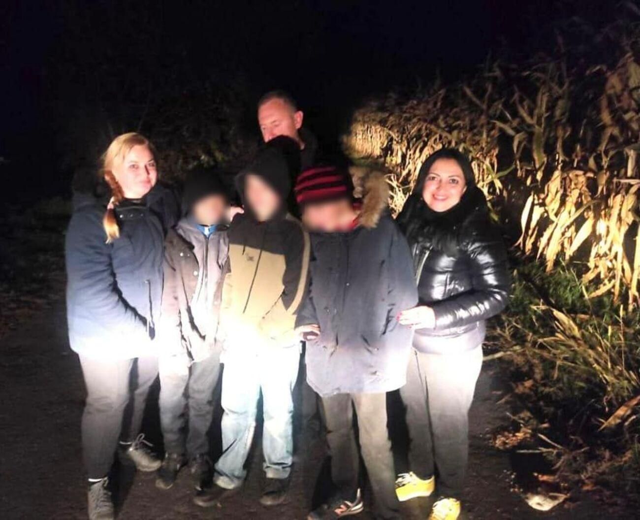 Домовлялися втекти у ліс: школярів з Кагарлика знайшли серед кукурудзяного поля - Новини Києва - 24 Канал