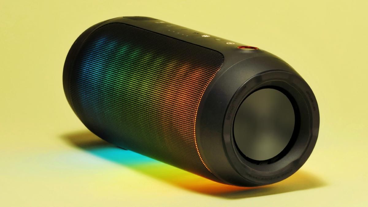 У Китаї масово скуповують пульти для розгону надокучливих бабусь - Новини технологій - Техно У Китаї масово скуповують пульти для розгону надокучливих бабусь - Новини технологій - Техно