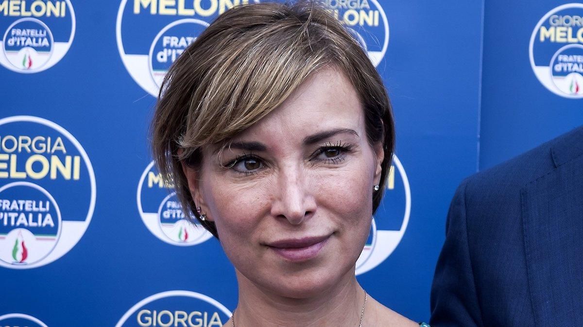 Онука італійського диктатора Муссоліні перемогла на виборах у Римі - 24 Канал Онука італійського диктатора Муссоліні перемогла на виборах у Римі - 24 Канал