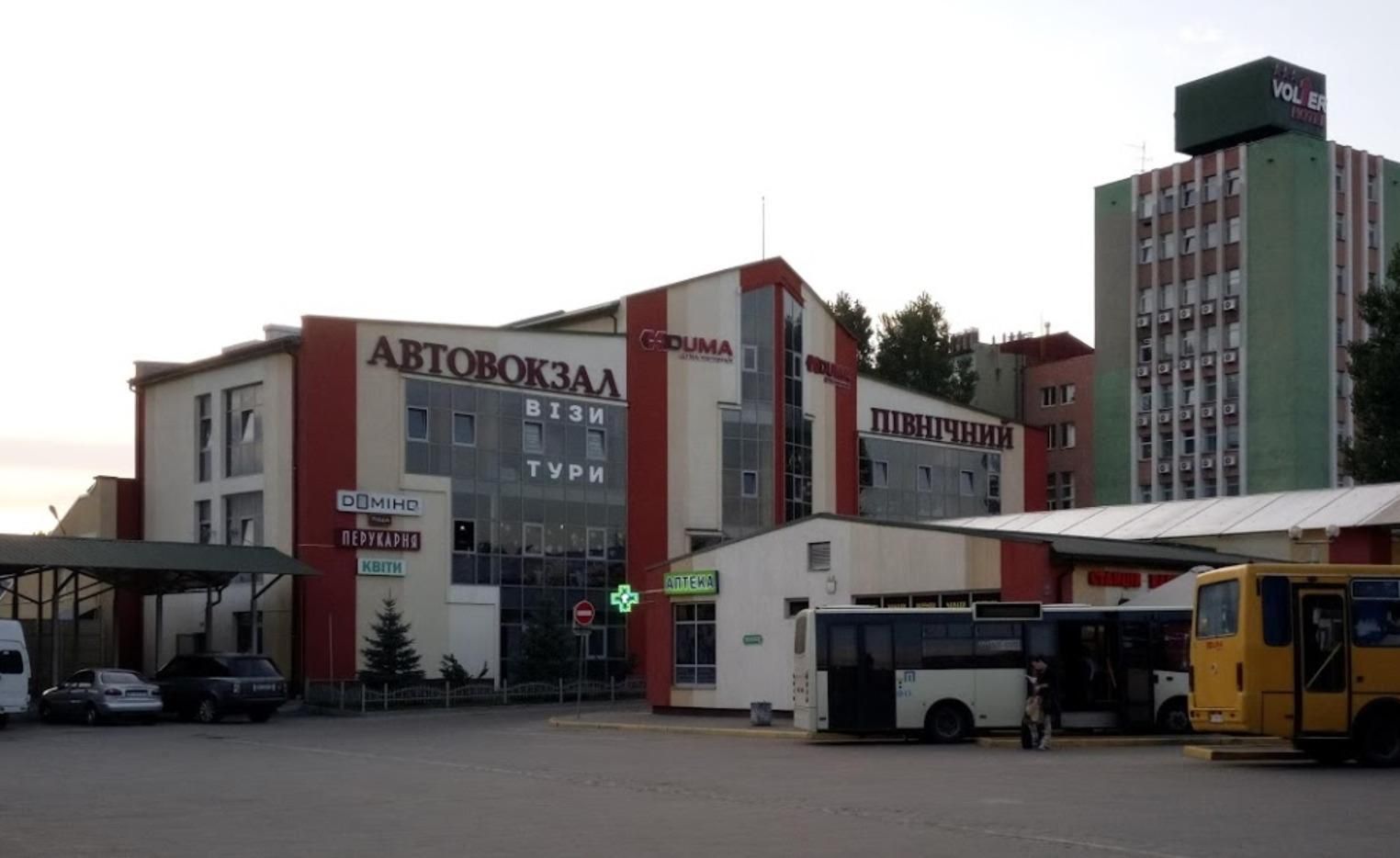 На львівській автостанції рейсовий автобус збив 40-річного чоловіка - Новини Львова сьогодні - Львів На львівській автостанції рейсовий автобус збив 40-річного чоловіка - Новини Львова сьогодні - Львів