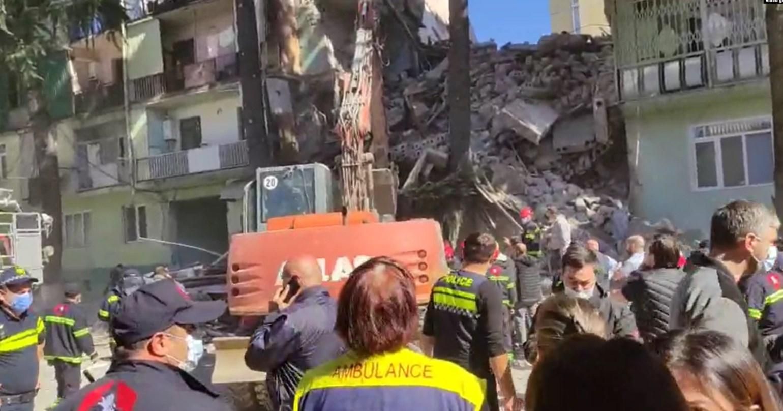 Обвал житлового дому в Батумі 8 жовтня 2021: є жертви, що відомо Обвал житлового дому в Батумі 8 жовтня 2021: є жертви, що відомо