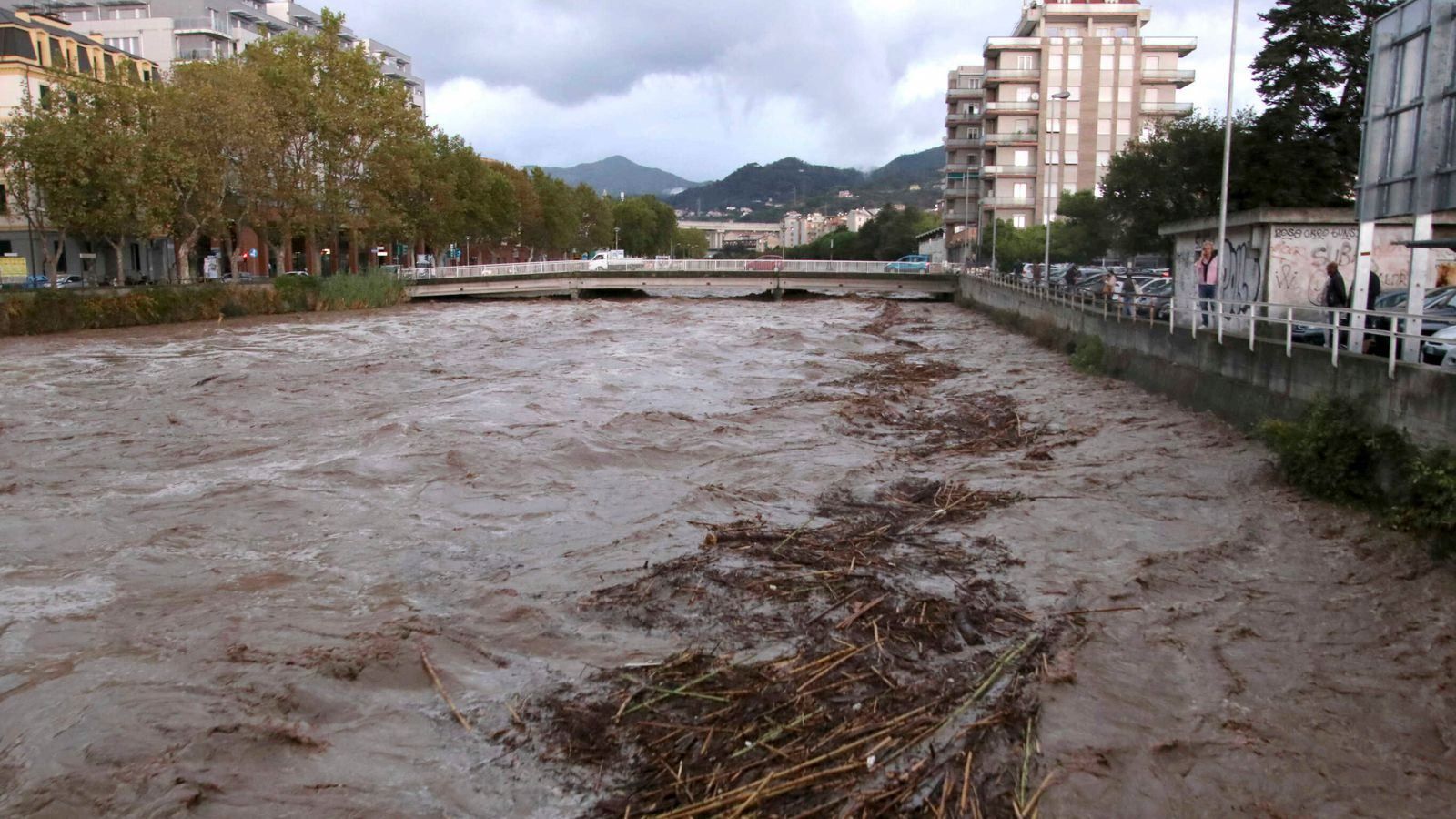Рекордное количество осадков: в Италии мощные дожди привели к масштабным наводнениям