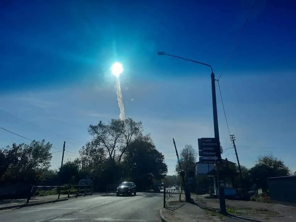На Львівщині спостерігали незвичне явище у небі: цікаві фото