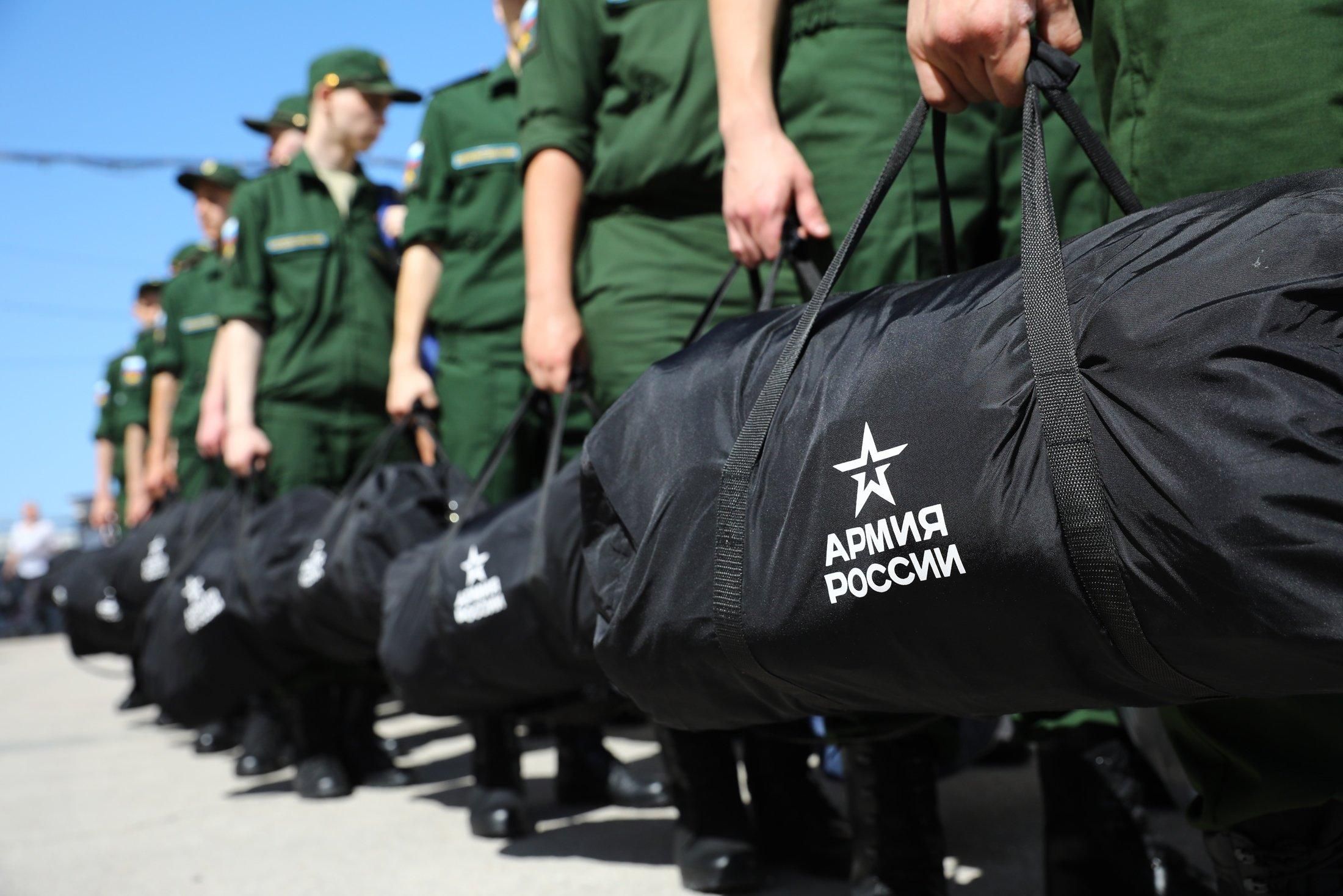 В России вспыхнул скандал из-за наркотиков, избиения и вымогательства в армии