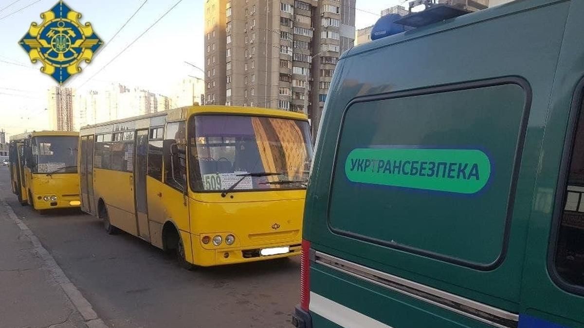 Власника маршрутки, у якої відпали двері, покарали чималим штрафом - Київ