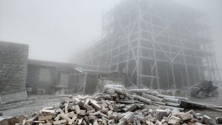 Температура в Карпатах опустилась до 9 градусов мороза: там облачно, туманно и сильный ветер