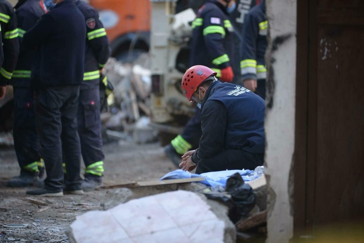 Обвал житлового будинку у Батумі: рятувальники дістали з-під завалів, ймовірно, останню жертву - Грузія новини - 24 Канал