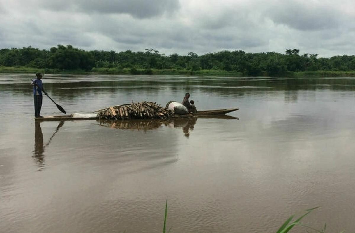 У ДР Конго потонуло імпровізоване судно: 50 людей загинули, десятки – зникли безвісти - 24 Канал