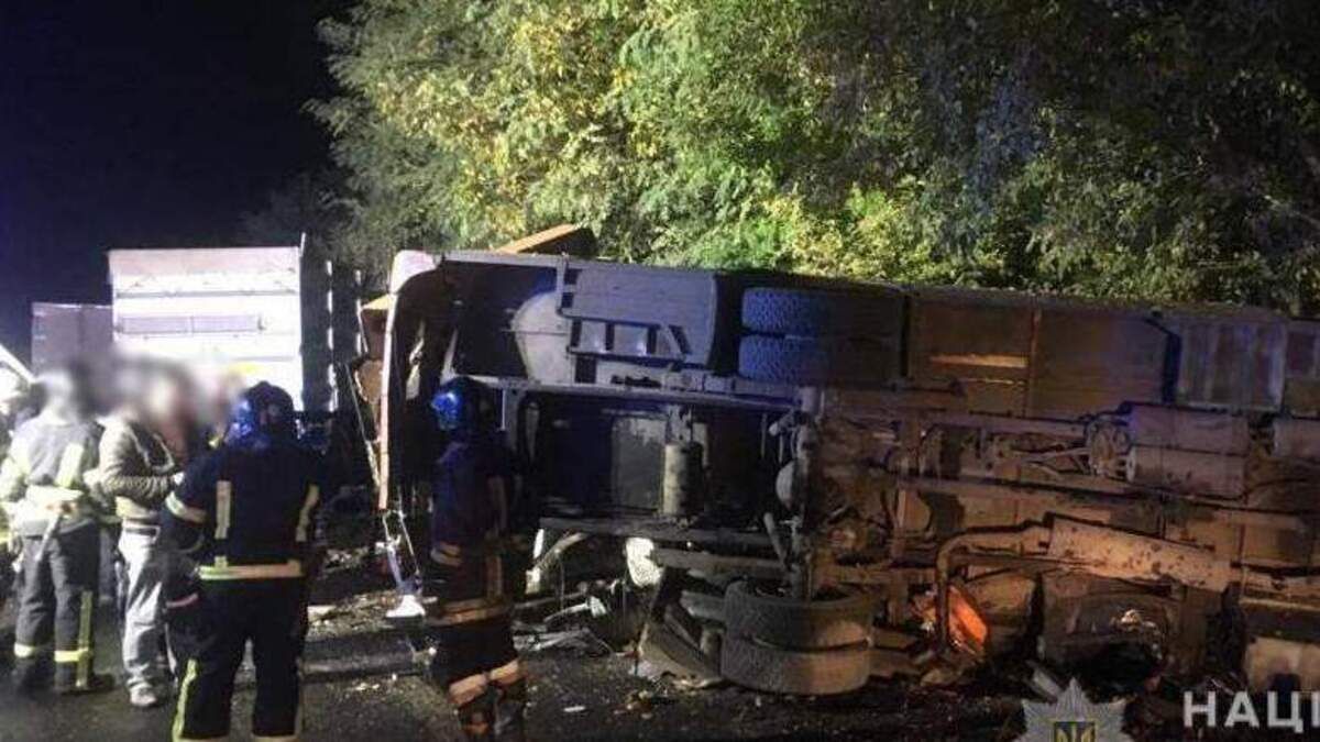 Смертельна ДТП з маршруткою під Одесою: кількість постраждалих зросла - Новини Одеси сьогодні - 24 Канал Смертельна ДТП з маршруткою під Одесою: кількість постраждалих зросла - Новини Одеси сьогодні - 24 Канал