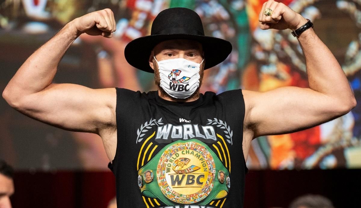 Фьюри спел песню после триумфальной защиты титула WBC в бою с Уайлдером: видео