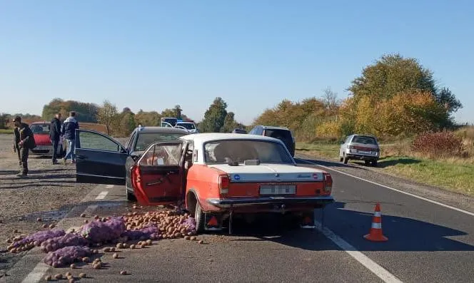 У лобовій ДТП на трасі Львів – Луцьк загинув водій Волги У лобовій ДТП на трасі Львів – Луцьк загинув водій Волги