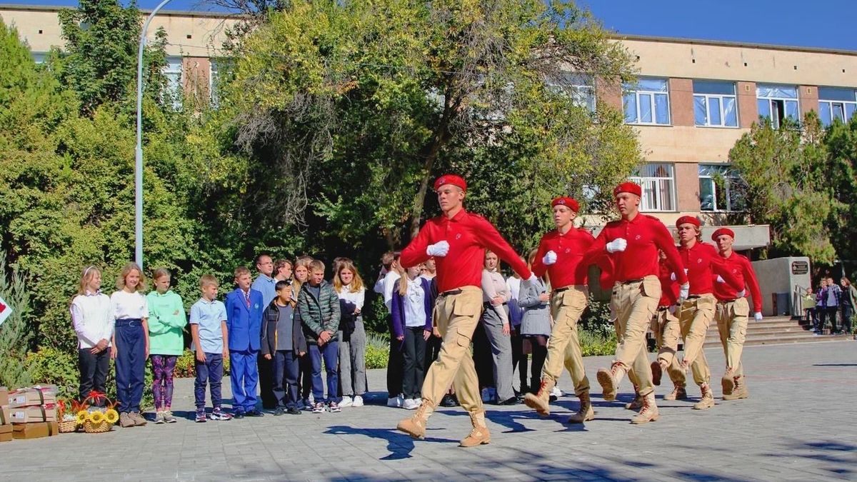 Мілітаризація освіти: у Севастополі учнів змушують присягати росгвардії - новини Криму - Освіта