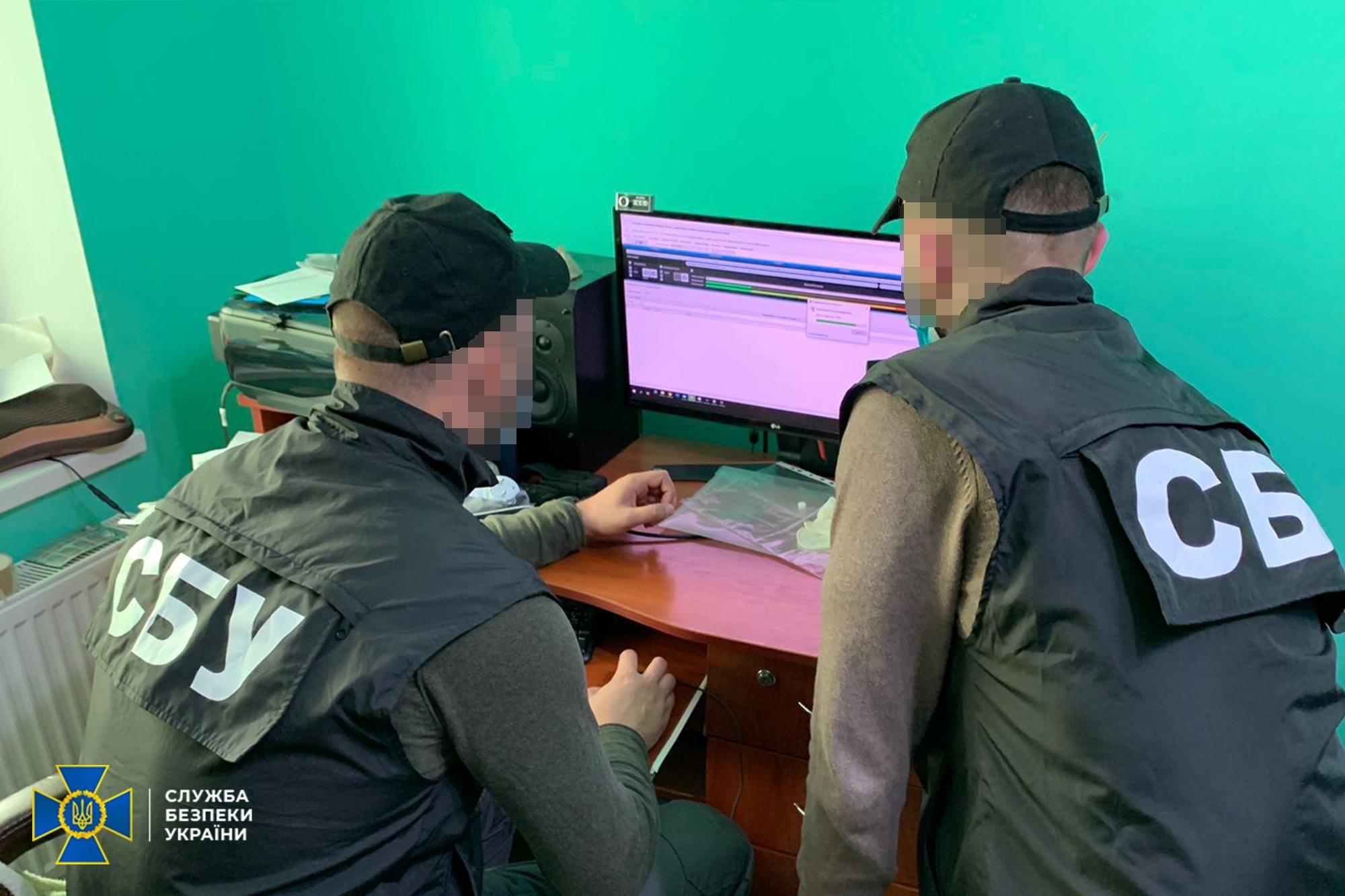 Вірусні програми, спам-атаки та підбір паролю пошти: СБУ заблокувала діяльність "армії ботів" - Новини Івано-Франківськ - 24 Канал Вірусні програми, спам-атаки та підбір паролю пошти: СБУ заблокувала діяльність "армії ботів" - Новини Івано-Франківськ - 24 Канал