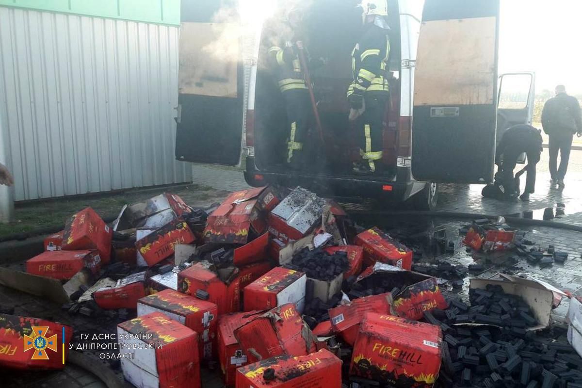 На Дніпропетровщині під час пожежі в мікроавтобусі загинув чоловік - Новини Дніпра - 24 Канал На Дніпропетровщині під час пожежі в мікроавтобусі загинув чоловік - Новини Дніпра - 24 Канал