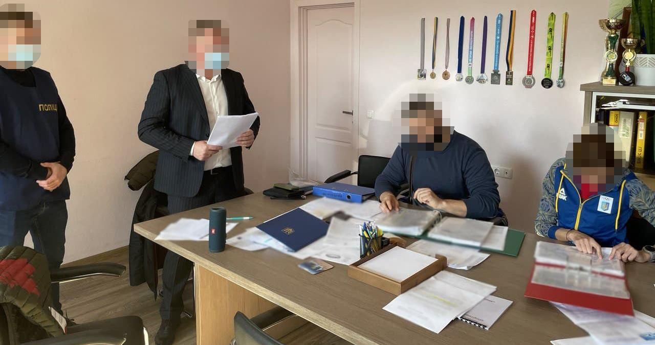 Полицейские пришли с обысками в очередной департамент КГГА Полицейские пришли с обысками в очередной департамент КГГА