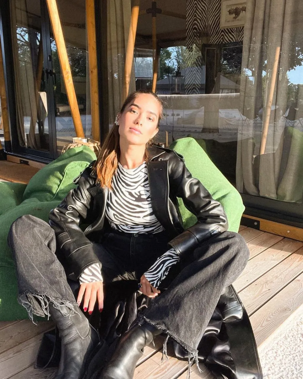 Стильний образ Шерон Фонсеки Стильний образ Шерон Фонсеки