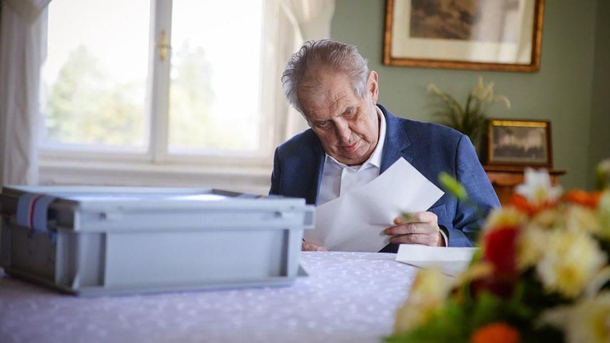 Сенат Чехії хоче передати повноваження президента, поки той перебуває в реанімації - 24 Канал