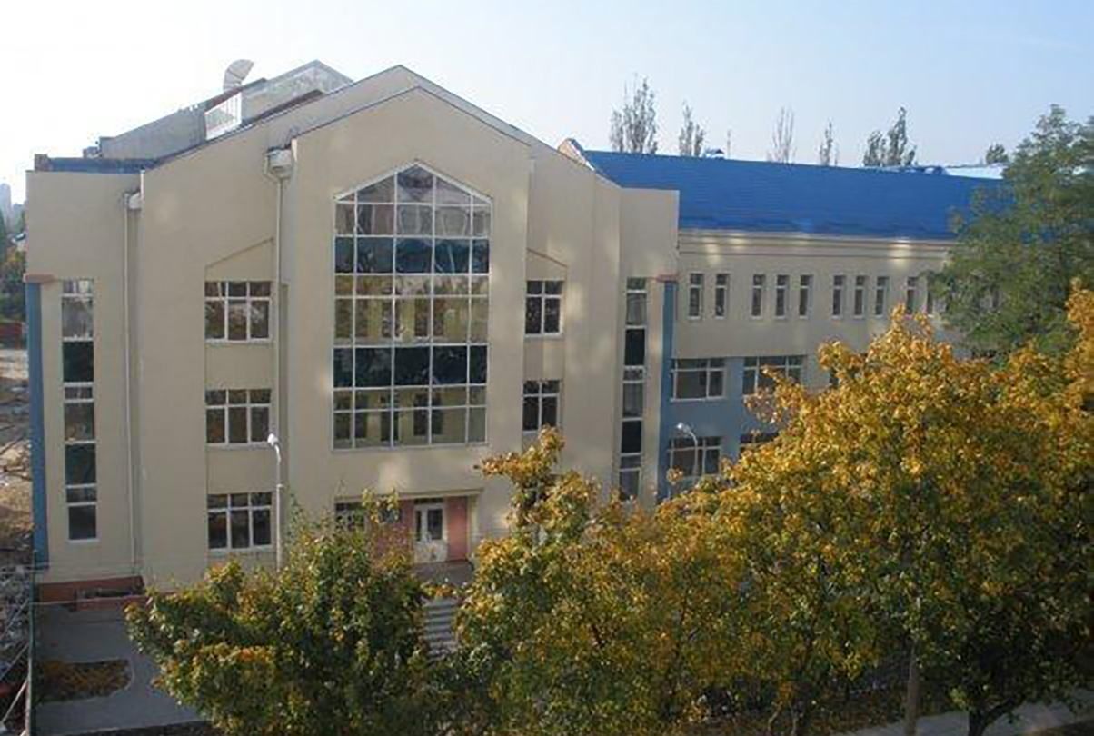 Грибок, тріщини та потоп: у Києві батьки скаржаться, що їхні діти навчаються в жахливих умовах - Новини Києва - Освіта Грибок, тріщини та потоп: у Києві батьки скаржаться, що їхні діти навчаються в жахливих умовах - Новини Києва - Освіта