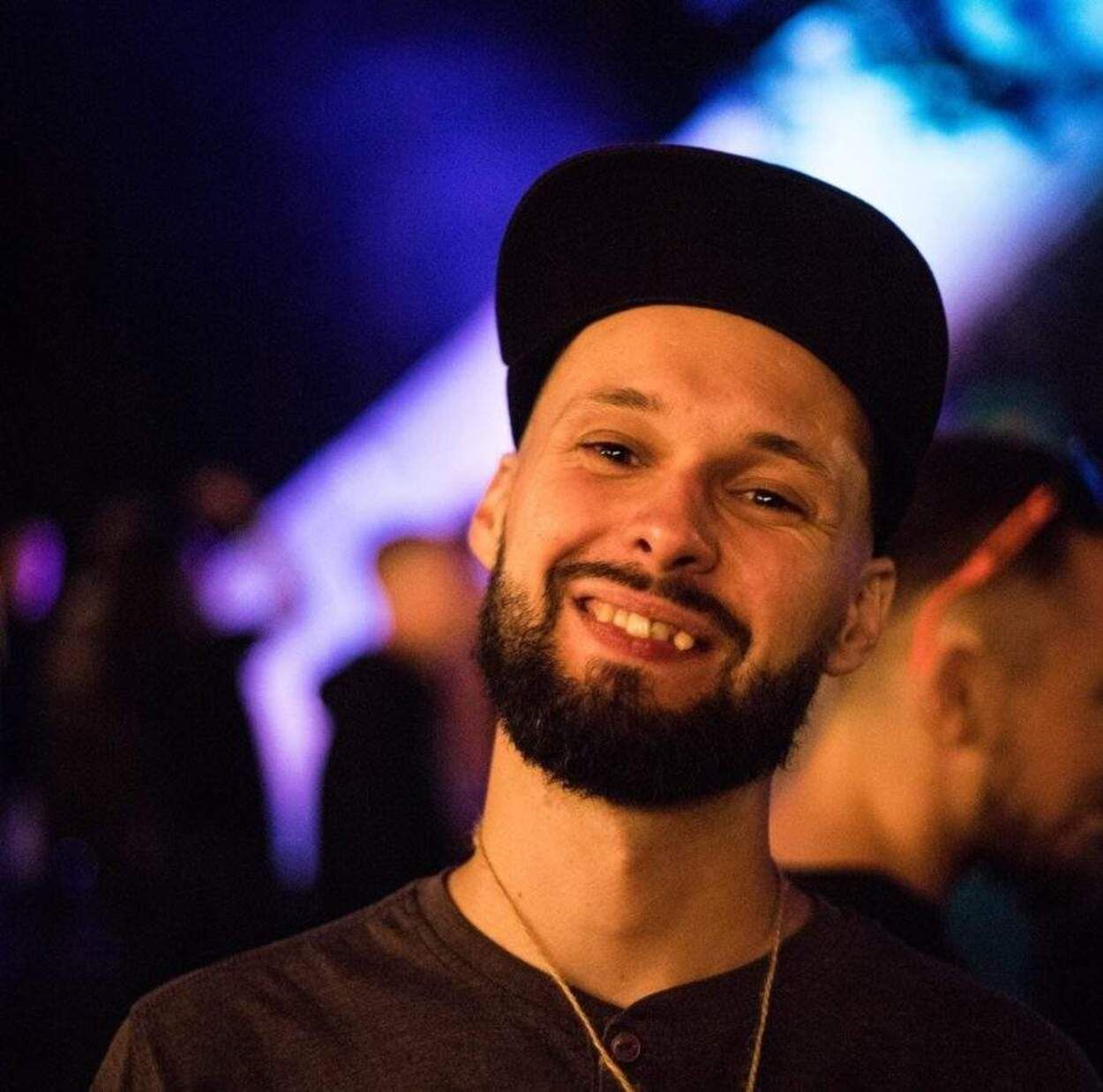 Помер 31-річний львів'янин, який впав з моста і потрапив під потяг - Свіжі новини Львова - Львів Помер 31-річний львів'янин, який впав з моста і потрапив під потяг - Свіжі новини Львова - Львів