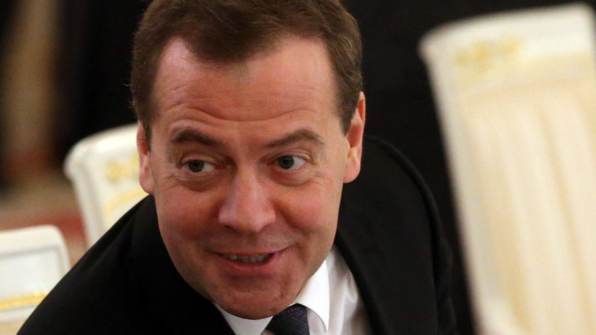 Словоблудия Кремля: что делать Украине со статьями Медведева и Путина - Новости России и Украины - 24 Канал