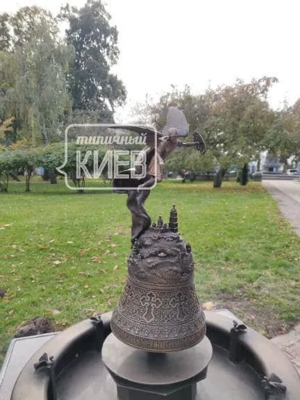 у Києві зламали скульптуру Архистратига Михаїла у Києві зламали скульптуру Архистратига Михаїла