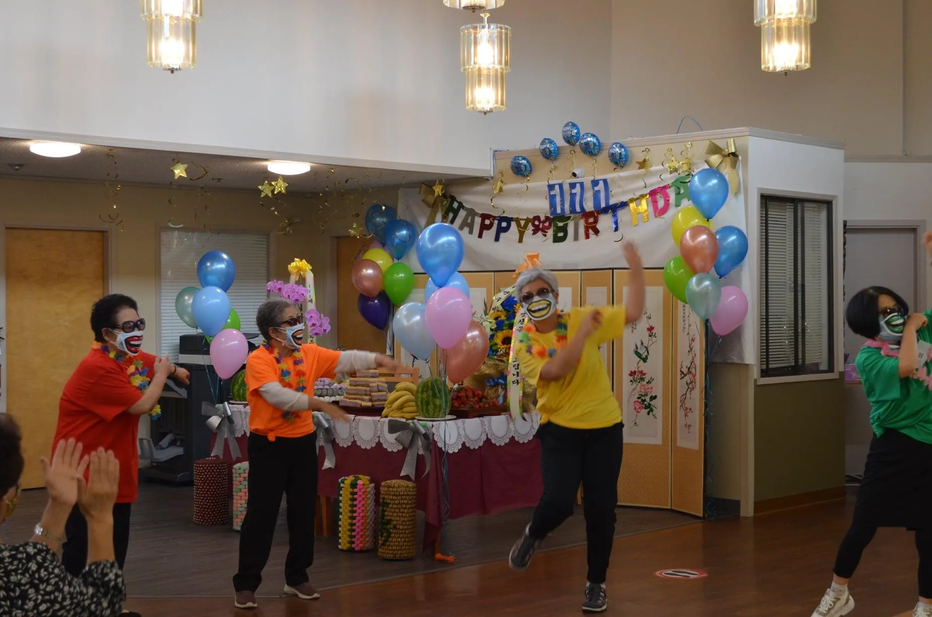 У будинку для літніх людей влаштували свято довгожителю У будинку для літніх людей влаштували свято довгожителю