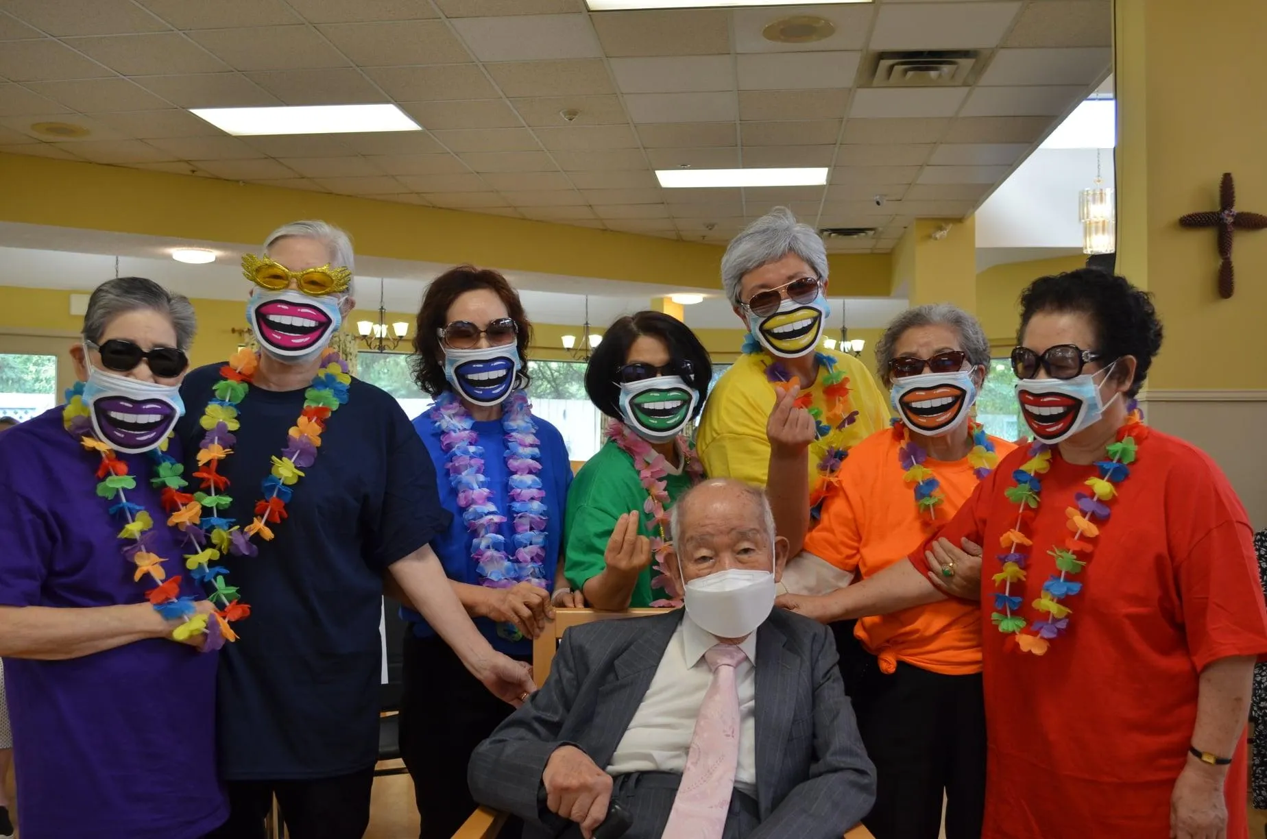 У будинку для літніх людей влаштували свято довгожителю У будинку для літніх людей влаштували свято довгожителю