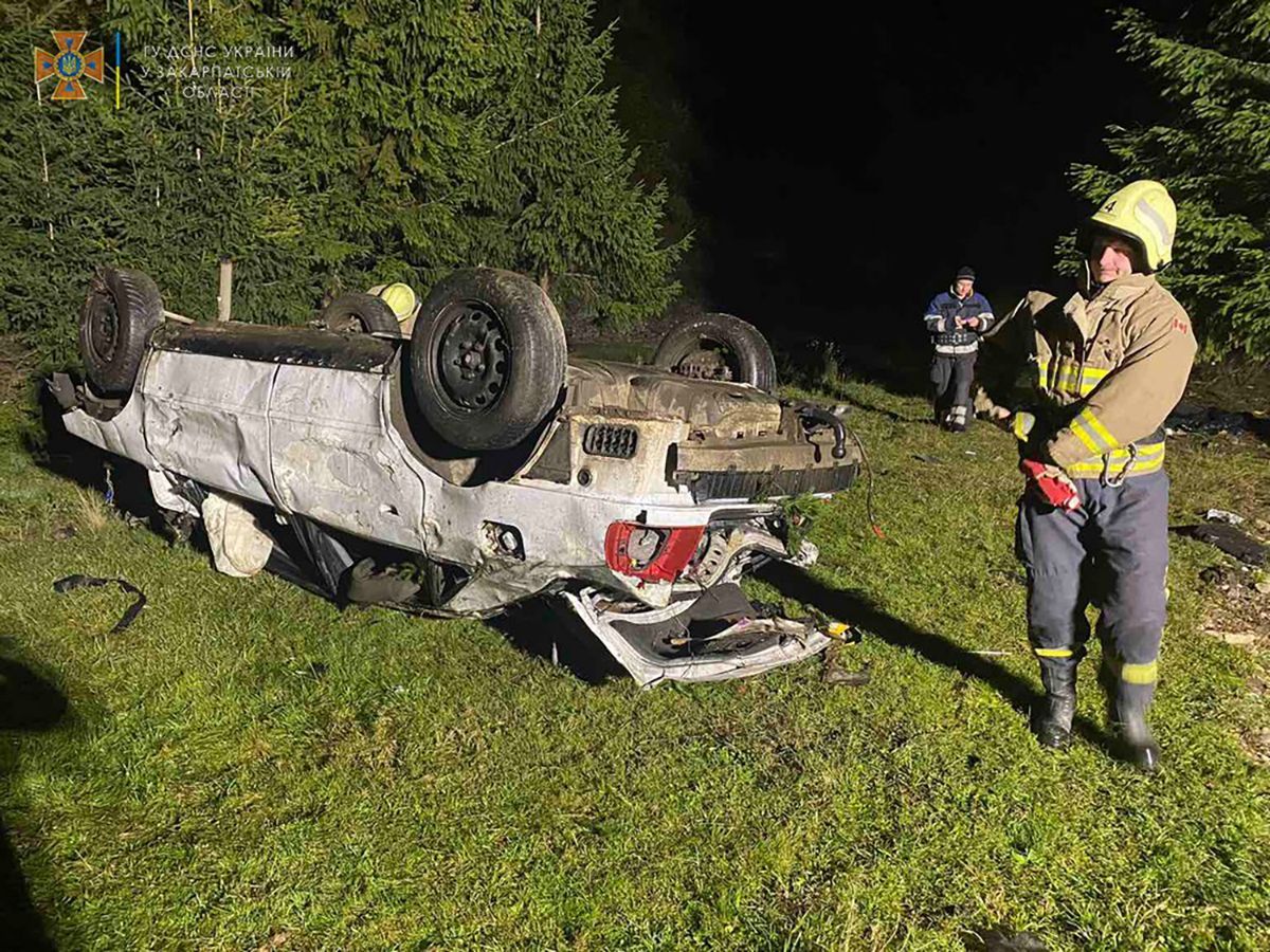 На Закарпатті сталася смертельна ДТП: загинула дитина, ще 4 людей постраждали - Україна новини - 24 Канал На Закарпатті сталася смертельна ДТП: загинула дитина, ще 4 людей постраждали - Україна новини - 24 Канал
