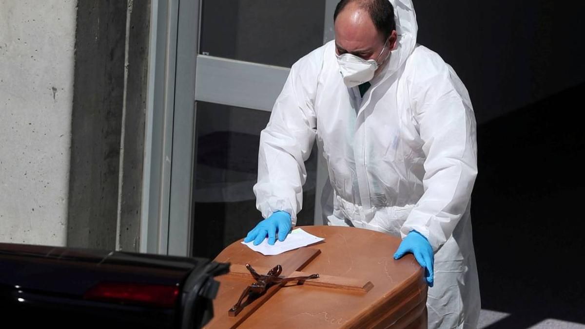 Зафіксували рекордну добову смертність від COVID-19 на Харківщині - Україна новини - 24 Канал Зафіксували рекордну добову смертність від COVID-19 на Харківщині - Україна новини - 24 Канал