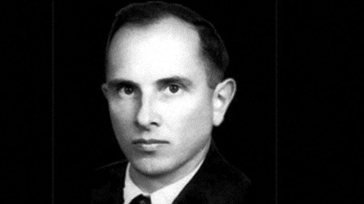 "Батько наш – Бандера": київські школярі потролили проросійську вчительку дотепним флешмобом - Новини Києва - Київ "Батько наш – Бандера": київські школярі потролили проросійську вчительку дотепним флешмобом - Новини Києва - Київ