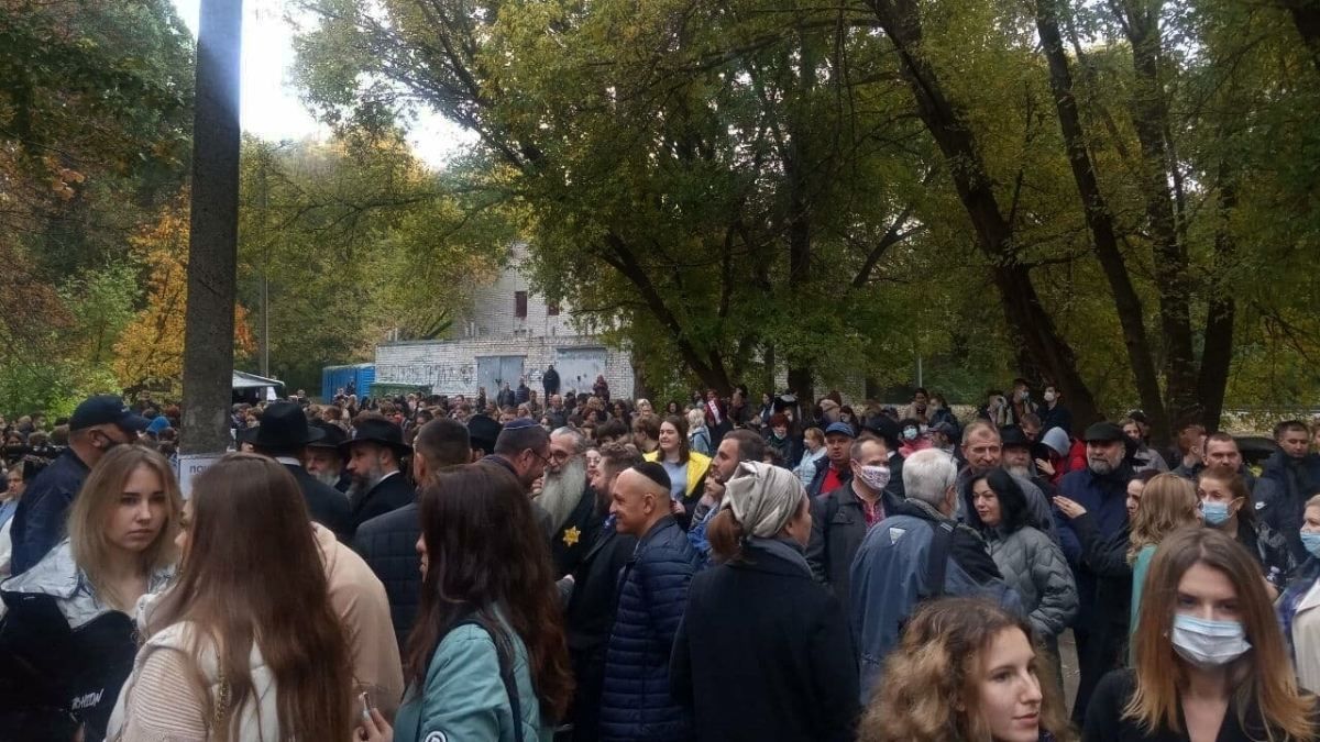 У Дніпрі вшанували пам'ять розстріляних 80 років тому євреїв: фото - Україна новини - 24 Канал У Дніпрі вшанували пам'ять розстріляних 80 років тому євреїв: фото - Україна новини - 24 Канал