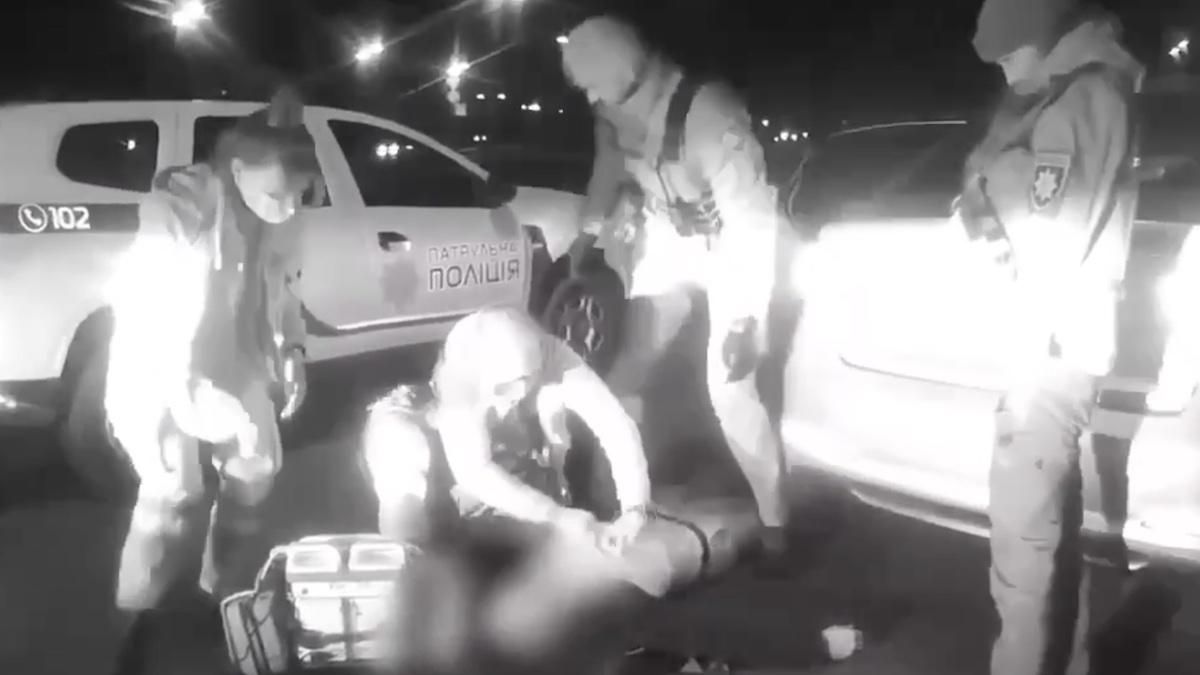 Знайшли катетери з бурою речовиною: у МВС розповіли про останні години життя Полякова - Головні новини - 24 Канал Знайшли катетери з бурою речовиною: у МВС розповіли про останні години життя Полякова - Головні новини - 24 Канал