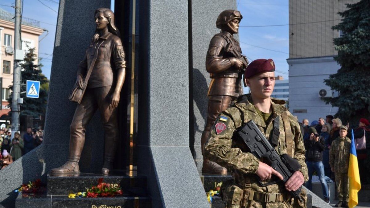 У Житомирі відкрили пам'ятник захисникам та захисницям України - Новини Житомира - 24 Канал