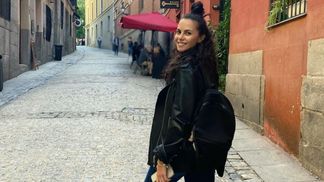 Настя Каменских без макияжа гуляла в Испании: фото повседневного образа