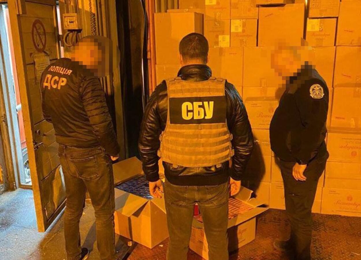 Вартість контрабанди вражає: в Одесу намагались ввезти цигарки на 13 мільйонів гривень - Новини Одеси - 24 Канал