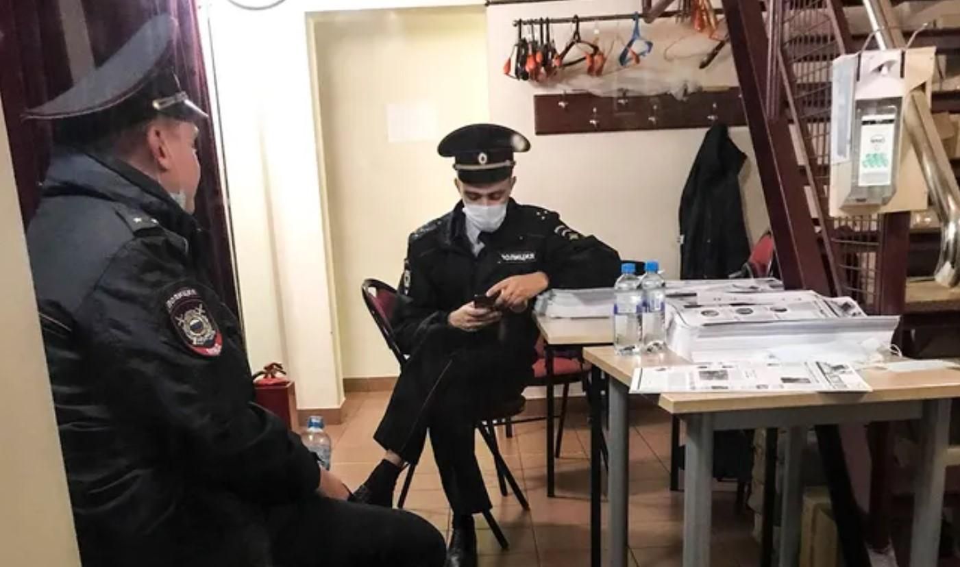 В Москве заблокировали центр "Мемориал", чтобы сорвать показ фильма о Голодоморе В Москве заблокировали центр "Мемориал", чтобы сорвать показ фильма о Голодоморе