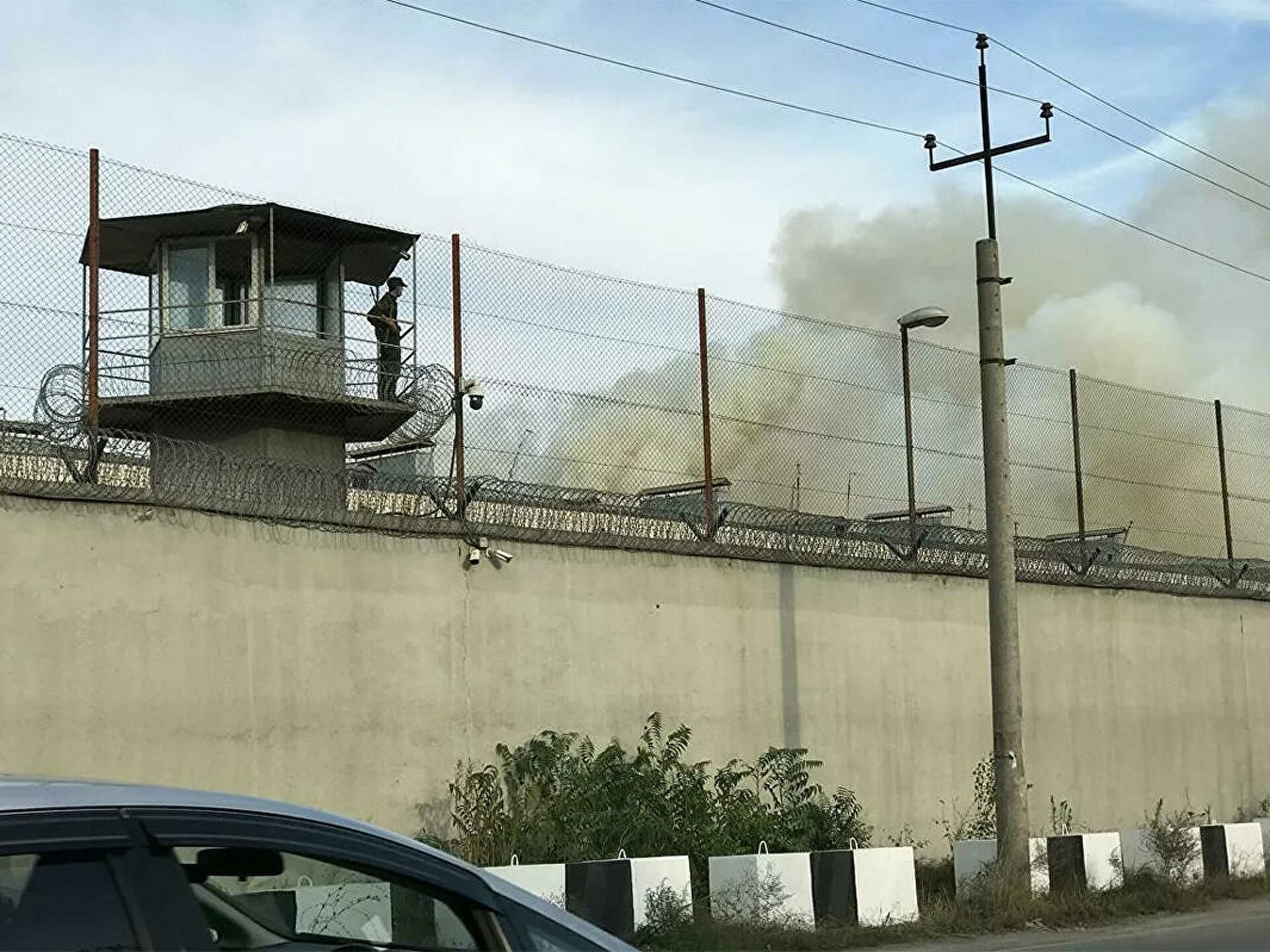 У Грузії двоє в'язнів загинули під час пожежі в тюрмі, сусідній з в'язницею Саакашвілі - Грузія новини - 24 Канал