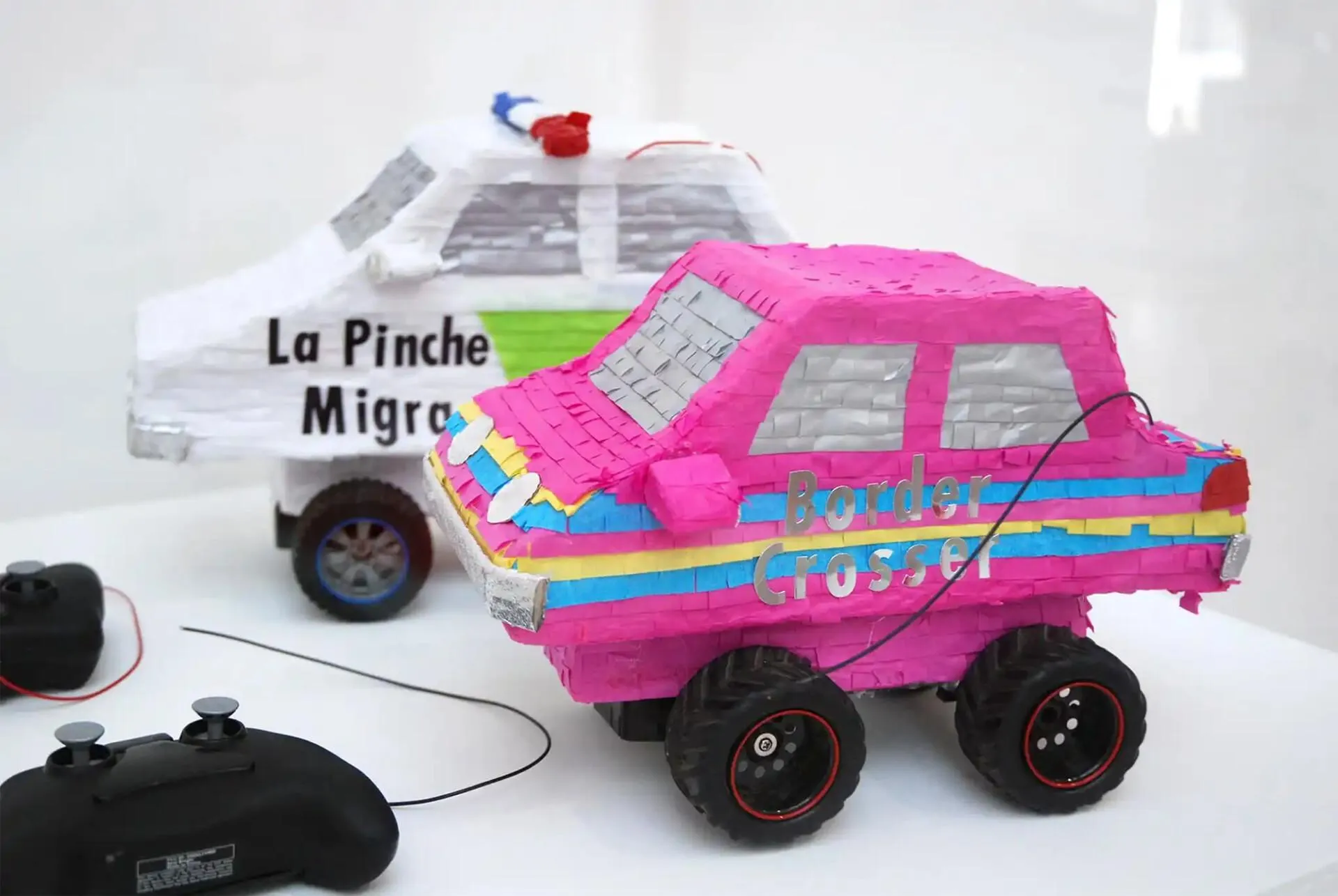 Піньяти на суспільно-політичну тематику Піньяти на суспільно-політичну тематику