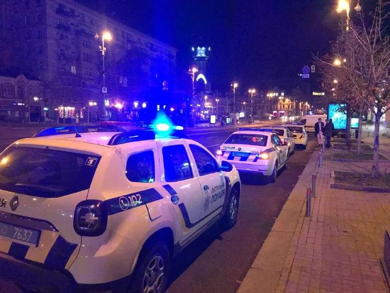 Стрілянина на Хрещатику: у барі в центрі Києва поранили людину Стрілянина на Хрещатику: у барі в центрі Києва поранили людину