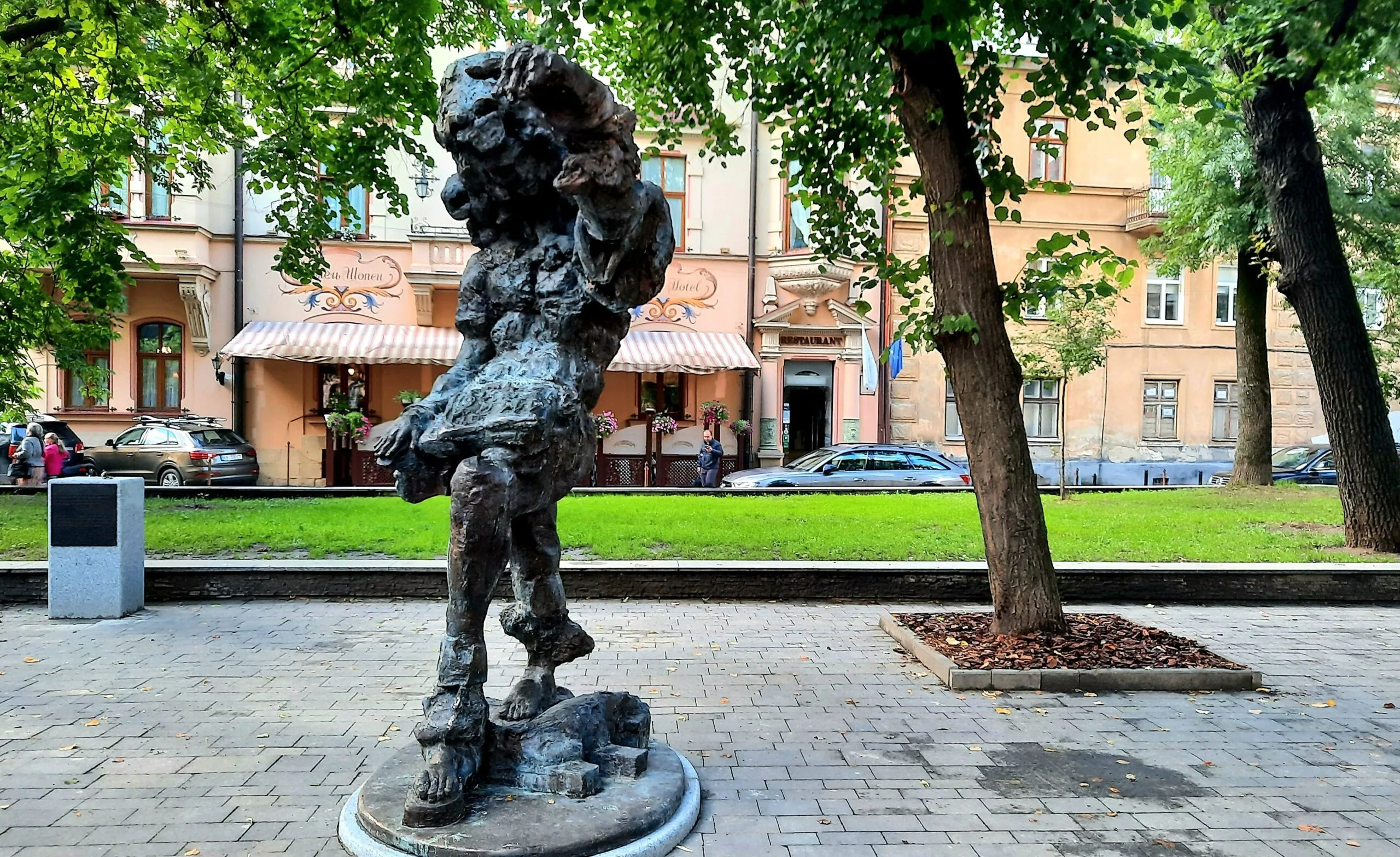 Петиція про демонтаж пам'ятника Моцарту у Львові зібрала необхідні 500 голосів Петиція про демонтаж пам'ятника Моцарту у Львові зібрала необхідні 500 голосів